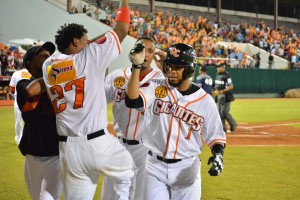 Gigantes vencen a las Águilas y empatan en segunda posición con los Tigres