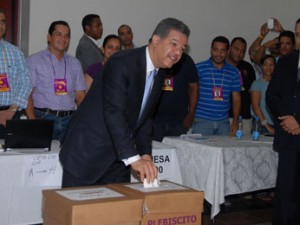 Leonel votará a las 4:00 de la tarde en la elección miembros del Comité Central