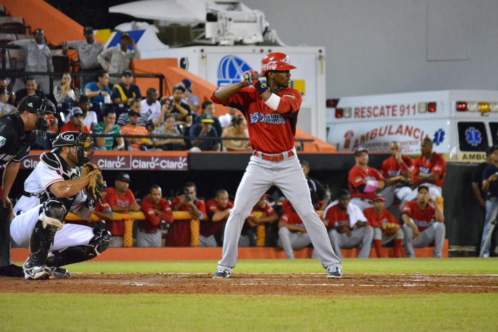 Pedro Ciriaco guía triunfo de Leones sobre Gigantes