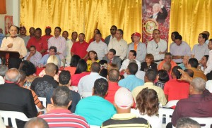 SAN PEDRO DE MACORIS.- Joaquin Ricardo habla a los delegados