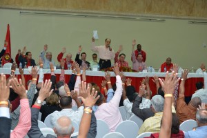 (foto) Momento de votacion en la reunion de la Comision Ejecutiva. JPG