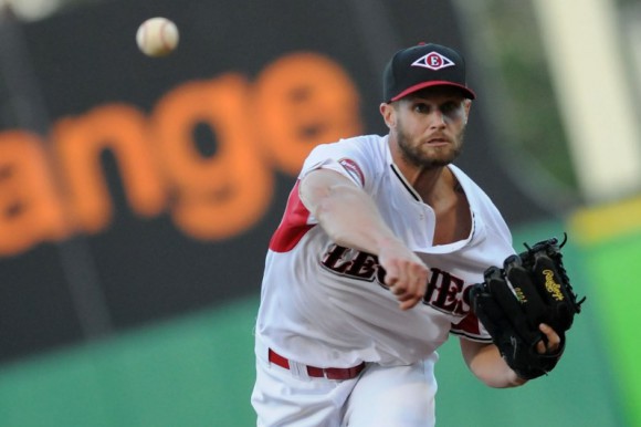 Chris Leroux guía blanqueada de Leones sobre Gigantes