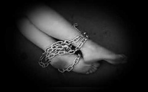 slave-esclavitud-trata-de-personas-maltrato-secuestro-privacion-de-la-libertad-encadenado-angustia-impotencia