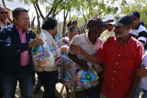 Comedores Económicos intervienen 10 comunidades de Montecristi