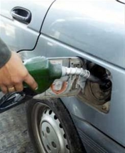 Suspenderán este martes ventas de combustibles