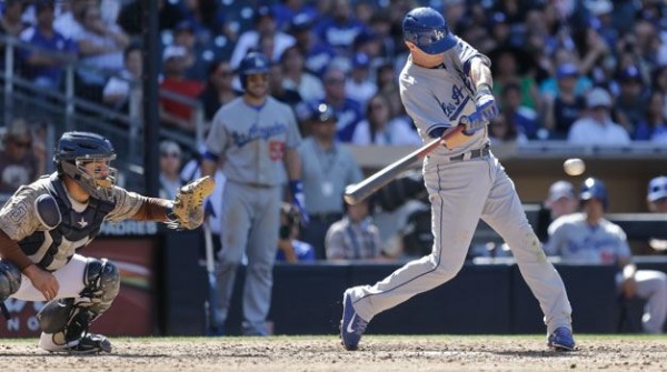 Van Slyke y Kershaw guían primera victoria de los Dodgers