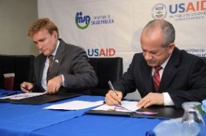 EEUU dona RD$42 MM en equipos para diez centros de salud