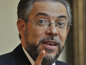 Guillermo Moreno pide auditen avenida Circunvalación de Santiago