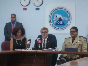 Estados Unidos dona modernos equipos de rescate al COE 