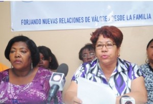 Amas de casas piden por políticas que beneficien a la mujer 
