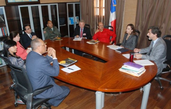 Discuten estrategia seguridad vial para reducir accidentes de tránsito en el país