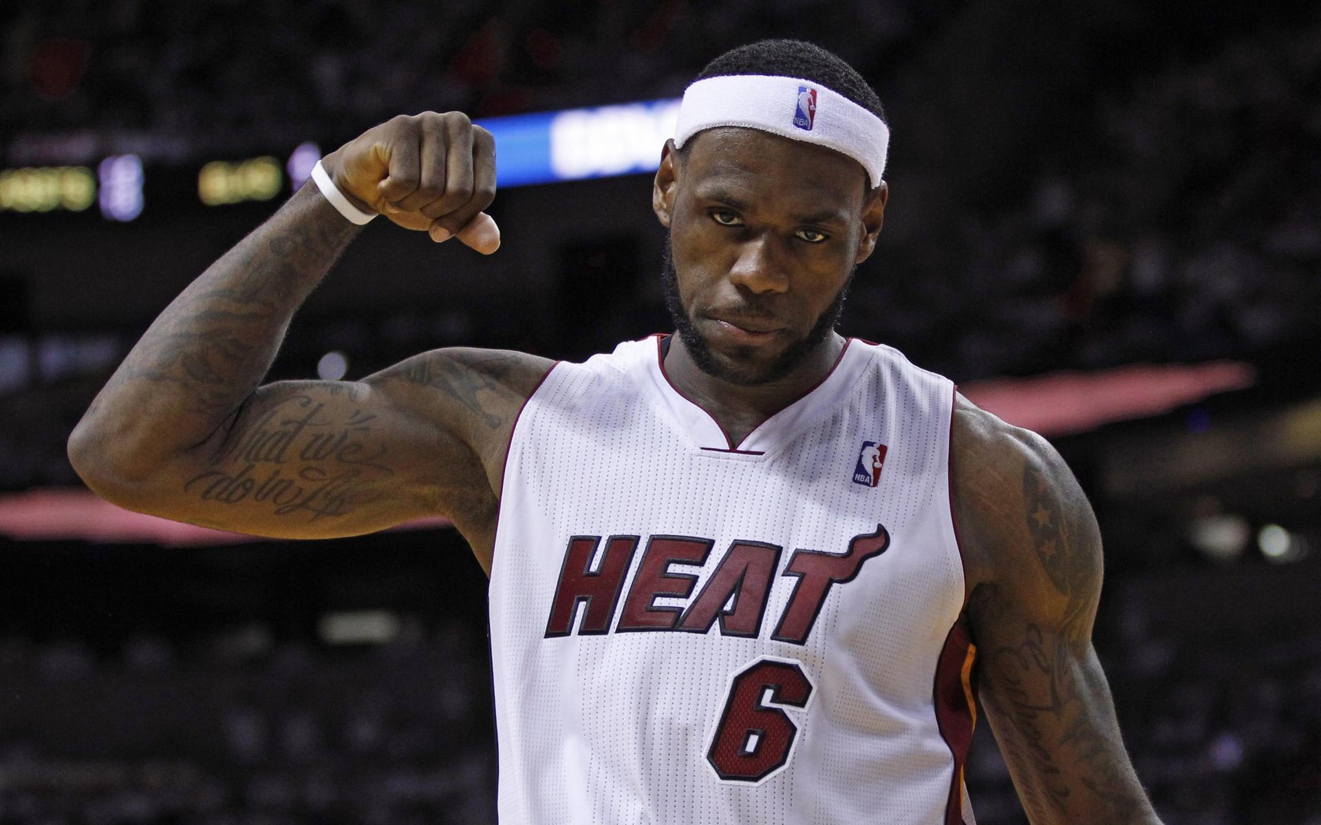 LeBron encesta 27 en triunfo de Miami sobre los Bobcats