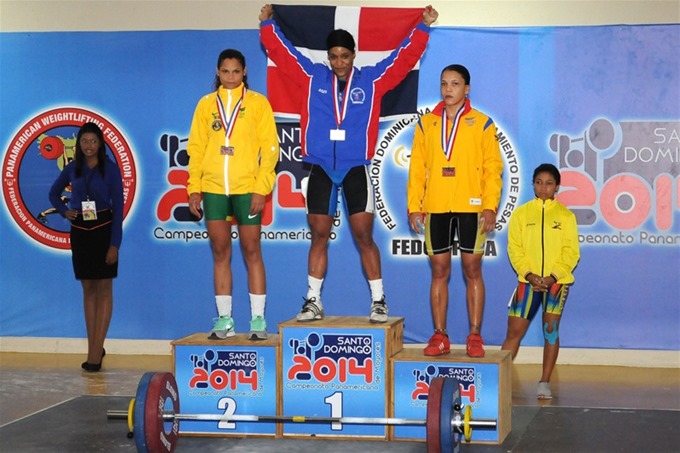 Yudelkis Contreras conquista dos medallas de oro y una de plata en 53 kilogramos