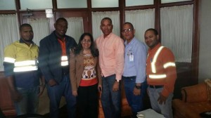 En el centro la Ministra de Trabajo, Lic. Maritza Hernandez, escoltada por una comision de alto nivel de  SUTRABARRICK  que le visitó en su despacho