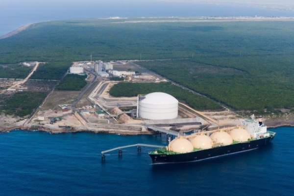 AES Dominicana dice que tiene gas natural suficiente y despacha a los distribuidores de forma regular