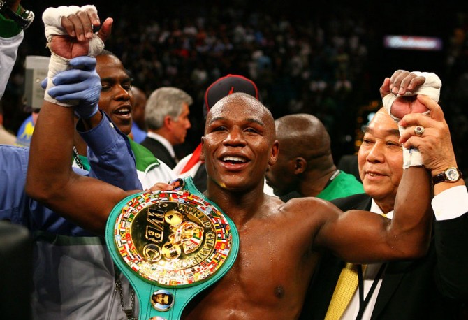 Mayweather derrotó por decisión mayoritaria a Maidana