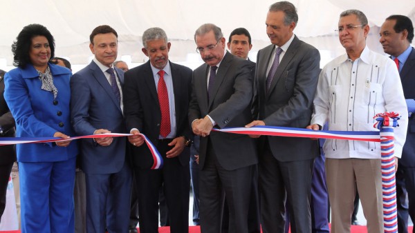 Danilo cumple promesa e inaugura el puente La Cuaba