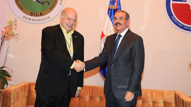 Presidente Medina y secretario general de la OEA se reúnen
