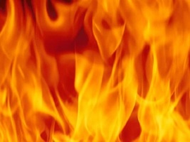 ¡INCREÍBLE! Dos estudiantes queman dirección de una escuela en La Vega; uno pensó que había reprobado