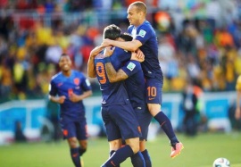 Holanda vence 3-2 a Australia y asegura su pase a octavos en Mundial de Fútbol
