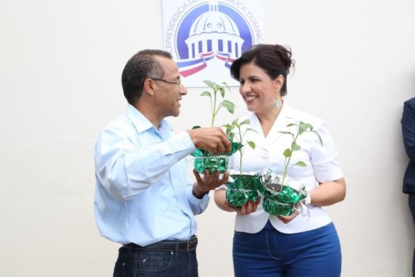 Vicepresidenta inicia proyecto de saneamiento y manejo de agua potable