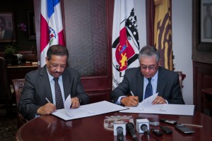 ADN y JCE firman acuerdoi  11-Jun-2014 045