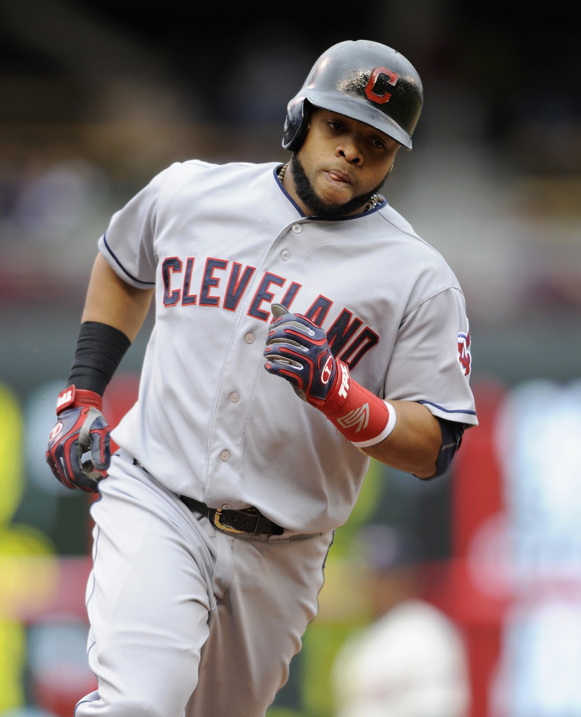 Santana pega noveno cuadrangular en triunfo de Cleveland sobre Angelinos