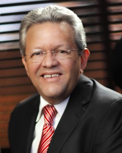 Dr-Humberto-Salazar11