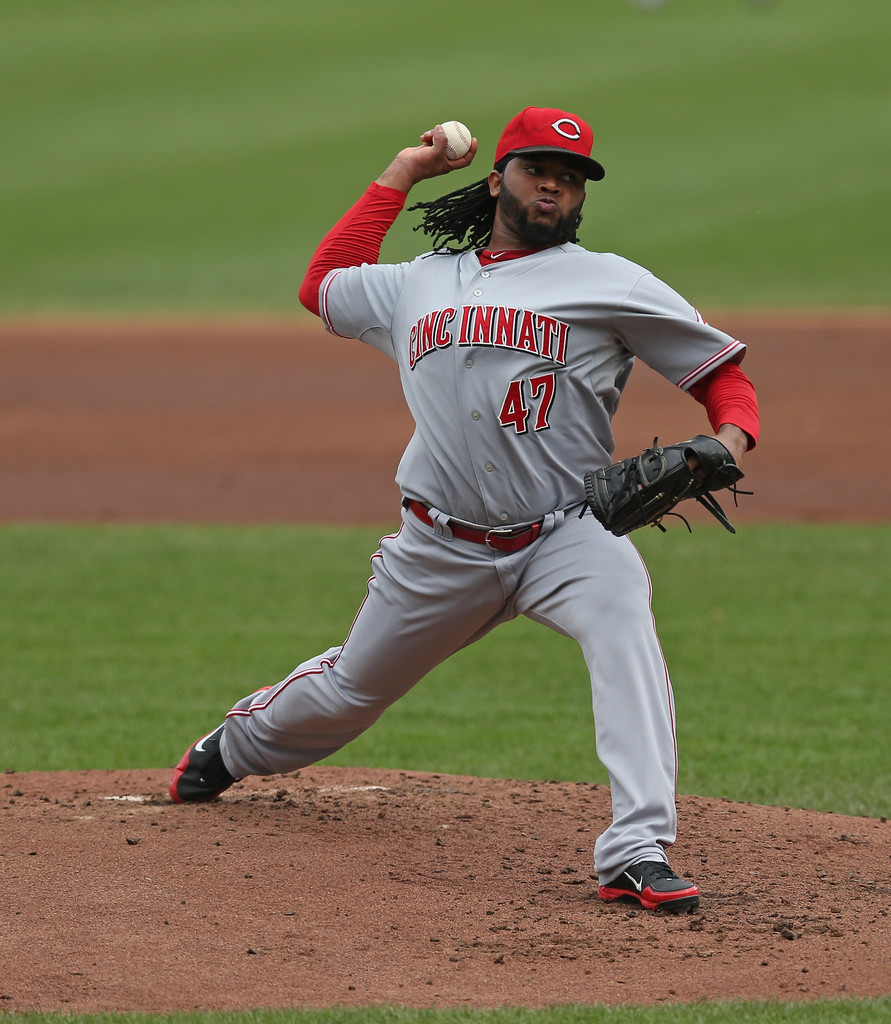 Johnny Cueto poncha 12 y consigue sexta victoria de la temporada