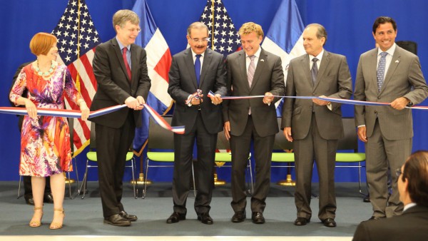 Presidente Medina encabeza acto inaugural nueva sede embajada de EE.UU