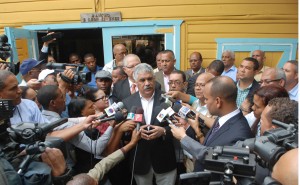 Vargas habla a la prensa previo a la reunión