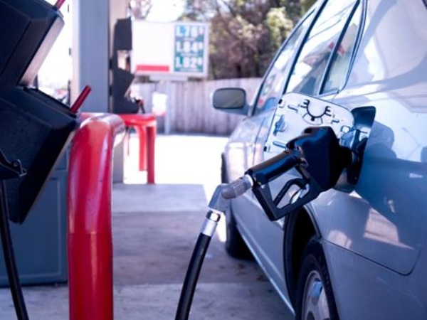 Vuelven a congelar los precios de los combustibles