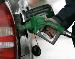 Gobierno congela precios de los diferentes combustibles