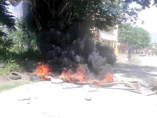 Protestas en Villa González deja dos personas muertas