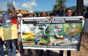 Danilo medina visita barrick pueblo viejo