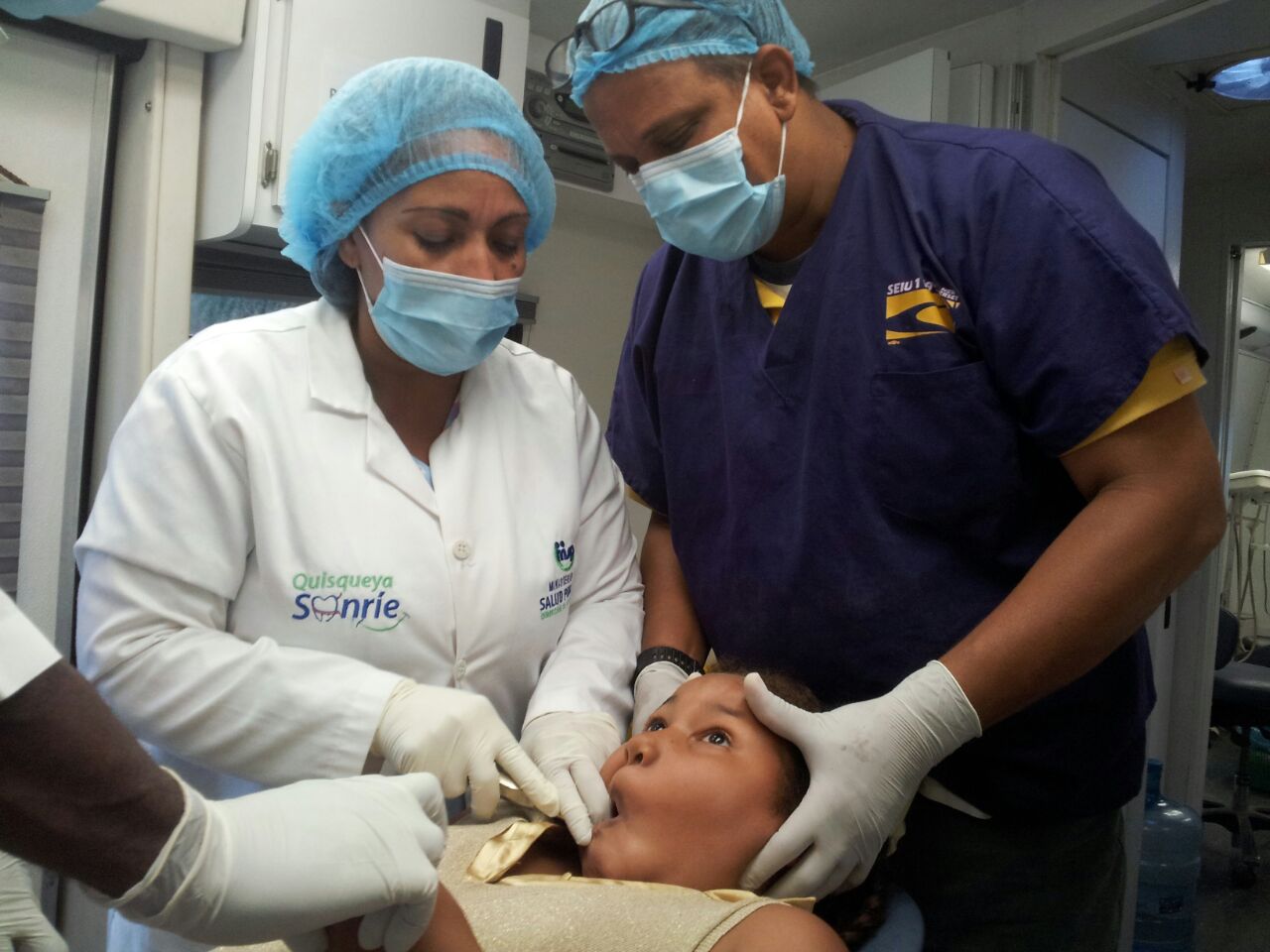 Favorecen a más de mil personas en jornada odontológica en Angelina Sánchez Ramírez.