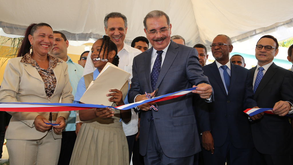 Con alegría, San Pedro de Macorís recibe 67 nuevas aulas en cuatro escuelas
