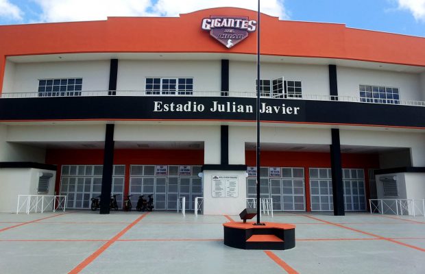 Gigantes del Cibao inician remodelación del Estadio Julián Javier con miras a la próxima temporada