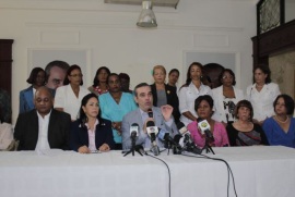 Luis Abinader pide garantizar seguro médico y pensiones a trabajadoras domésticas