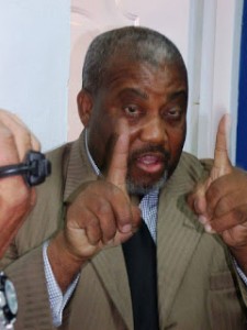 Fiscal de Ocoa renuncia tras escándalo por plantar arma en allanamiento