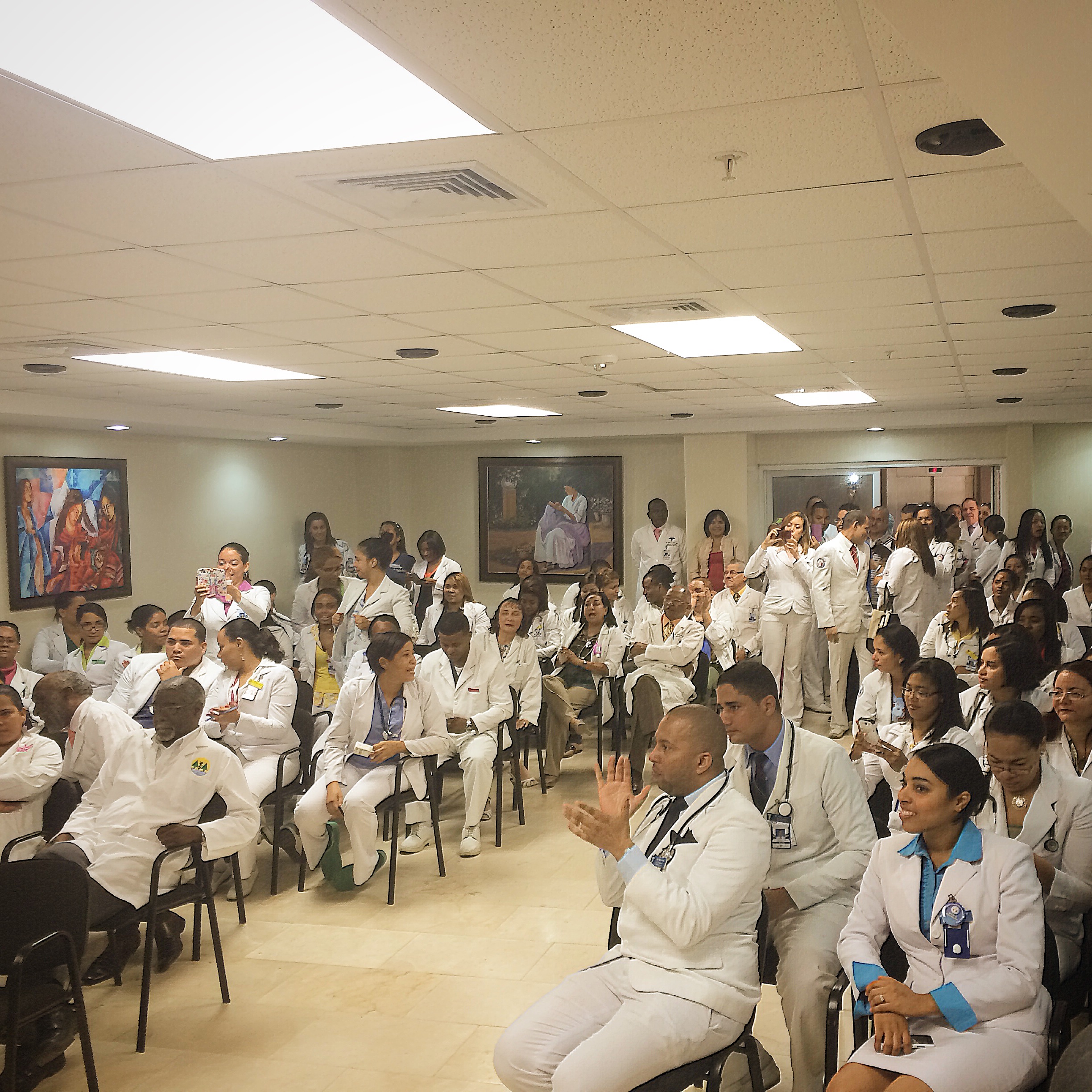 Maternidad de Los Mina celebra el Día del Médico