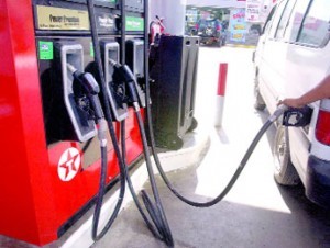 El Gobierno congela los precios de todos los combustibles