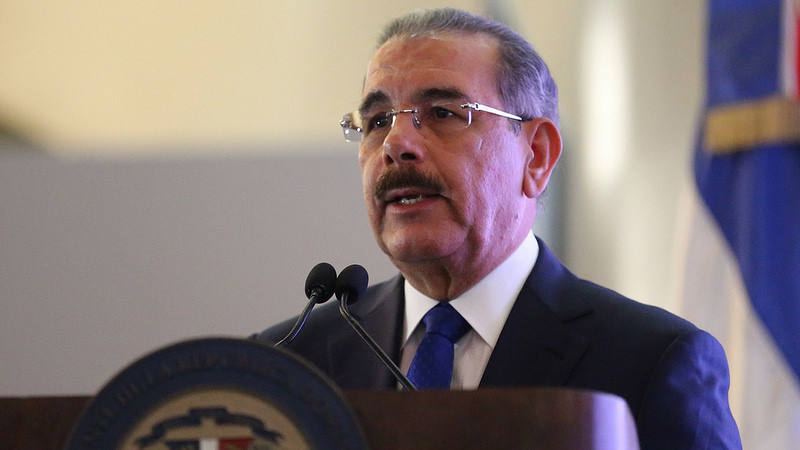 Presidente Medina invita a invertir y confiar en RD