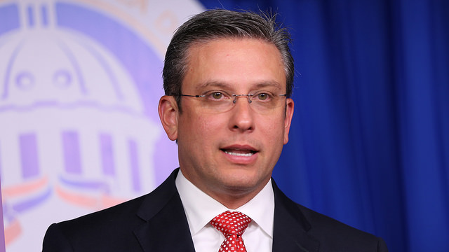 Gobernador Puerto Rico califica de “bandidos y trúhanes” a organizadores de viajes ilegales