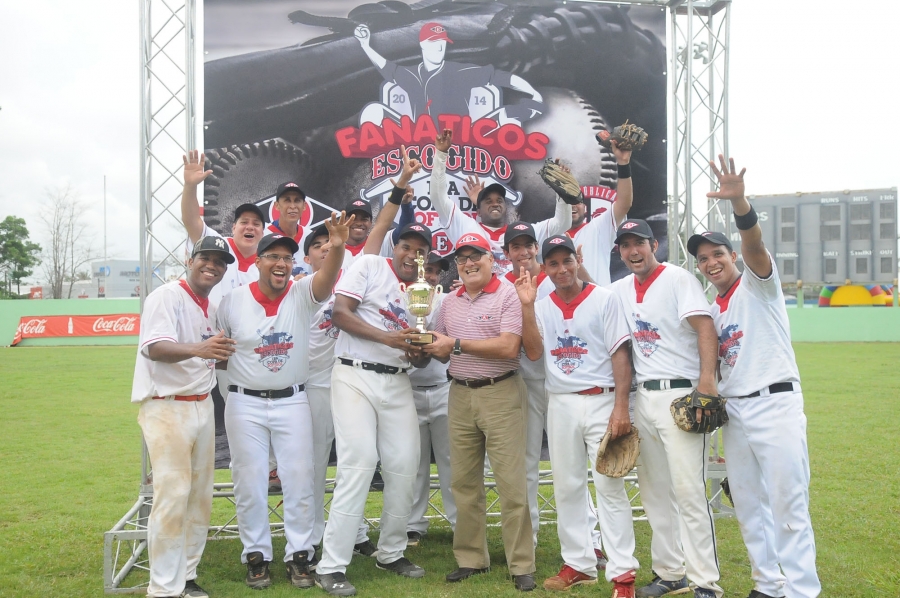 Equipo Felipe Alou gana 1er campeonato "Fanáticos de los Leones"