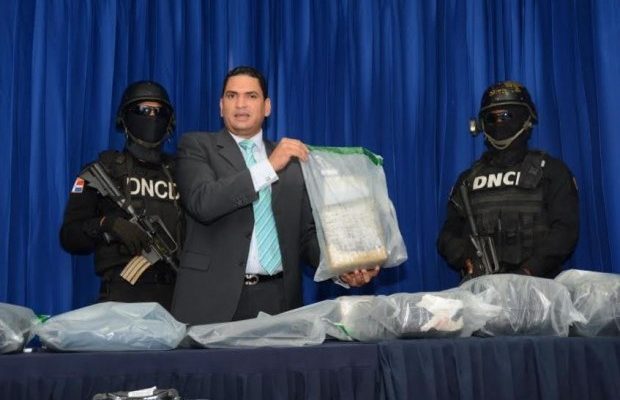DNCD incauta 10 paquetes de drogas a una peruana en aeropuerto Las Américas