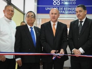 Procurador inaugura Unidad de Reinserción de Repatriados