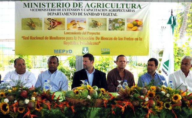 Agricultura pone en funcionamiento Red de Monitoreo para Detección de Moscas de las Frutas