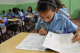 Educación: Más del 94% de estudiantes de Básica aprobó Pruebas Nacionales