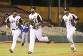 Marte y Lara jonronean en victoria de Águilas sobre Licey